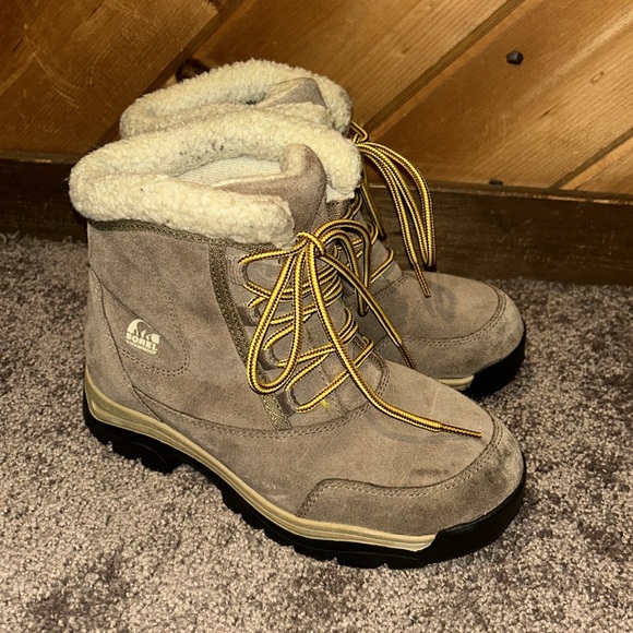 Sorel waterfall low lace winter insulated boots - Picture 3 of 6